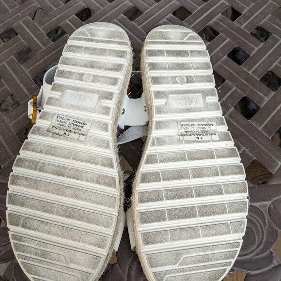 MIA  Size 8  White Sandals - Espadrille - Picture 7 of 7